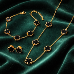 Midnight Clover Luxury Jewelry Set